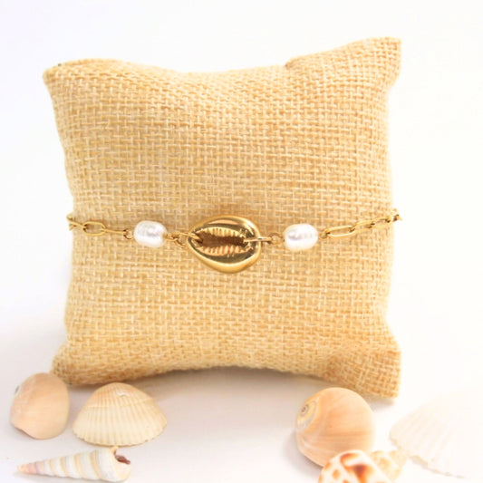 7 Inch Golden Chain Bracelet with Glass Pearls and Golden Cowrie Shell