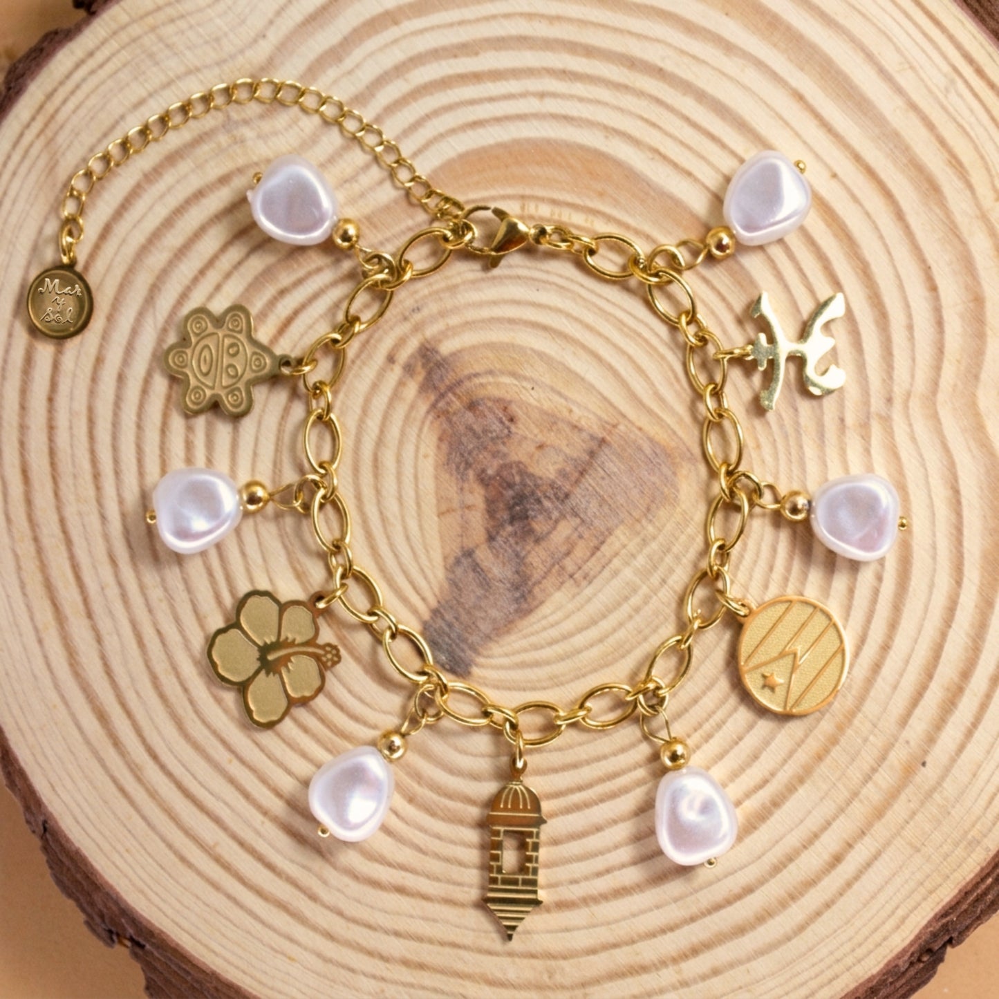 7 Inch Golden Chain Bracelet with Glass Pearls and Puerto Rico Charms